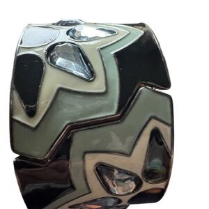 Elegant Silver and Green Women's Bracelet